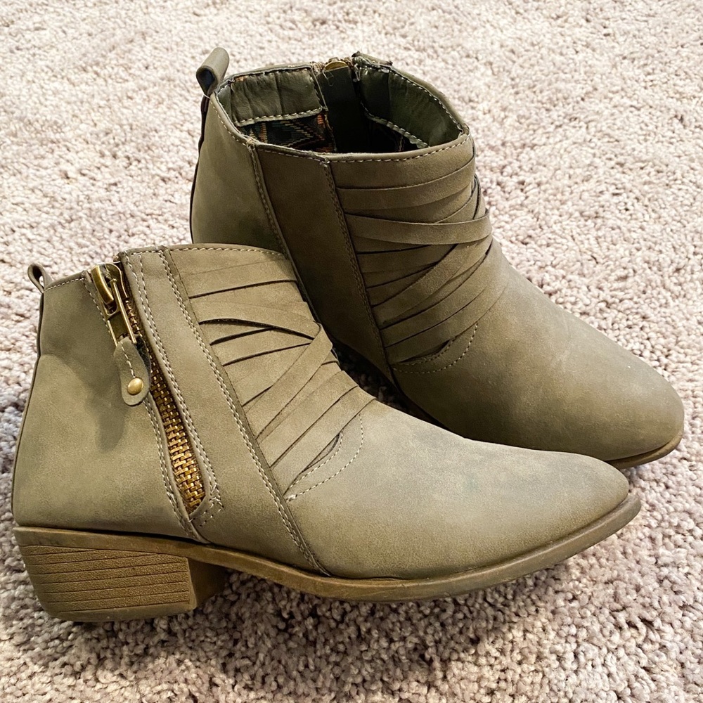 Grey Booties!